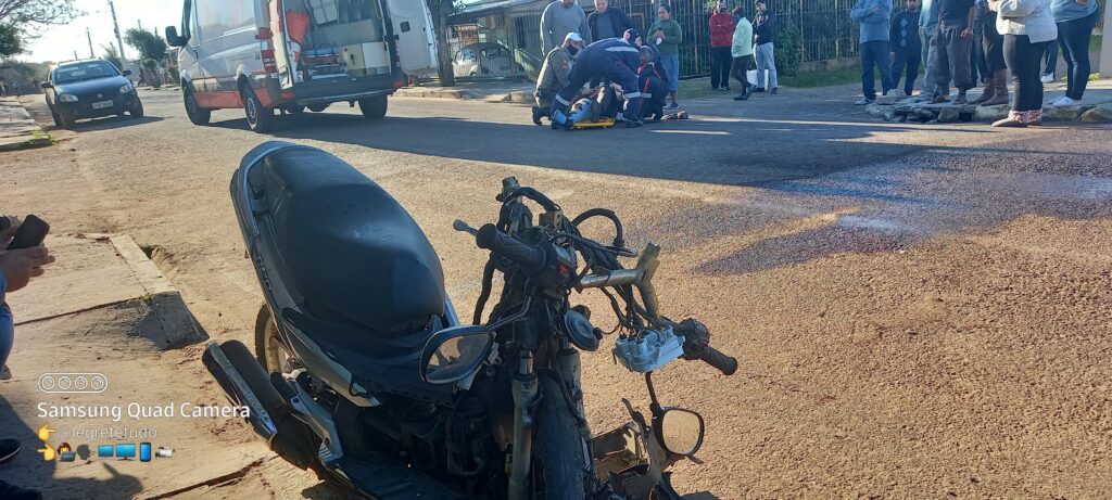 Acidente carro e moto - bairro Prado