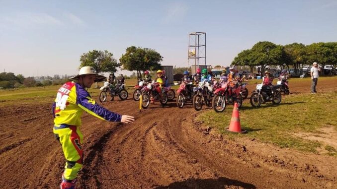 Lizott mostrou técnicas de pilotagem em Alegrete Lizott mostrou técnicas de pilotagem em Alegrete