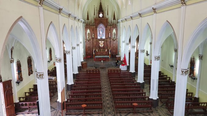 Vista do interior da Igreja a partir do mezanino
