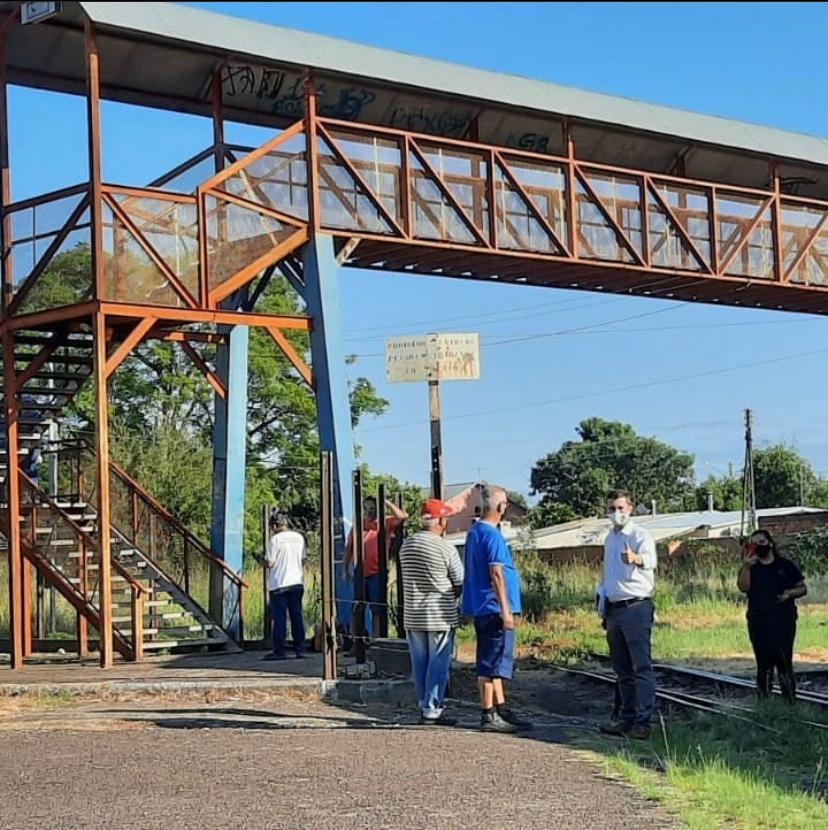 Retirada da escada da passarela