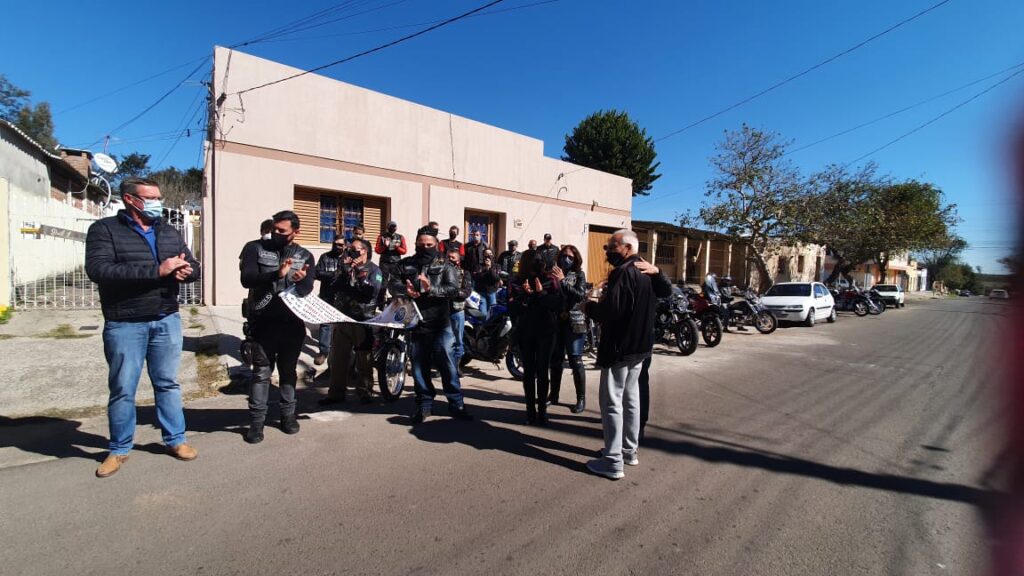 Santa Casa - homenagem aos profissionais - grupo de motociclistas