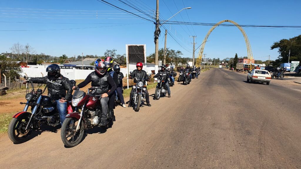 Santa Casa - homenagem aos profissionais - grupo de motociclistas