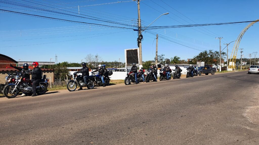 Santa Casa - homenagem aos profissionais - grupo de motociclistas