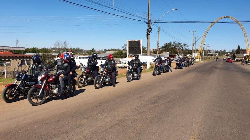 Santa Casa - homenagem aos profissionais - grupo de motociclistas