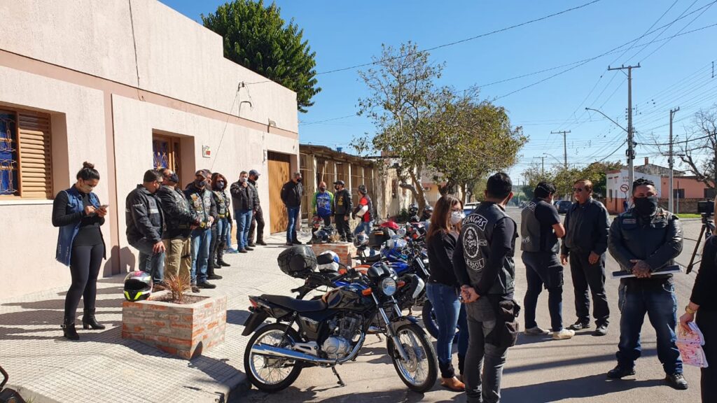 Santa Casa - homenagem aos profissionais - grupo de motociclistas