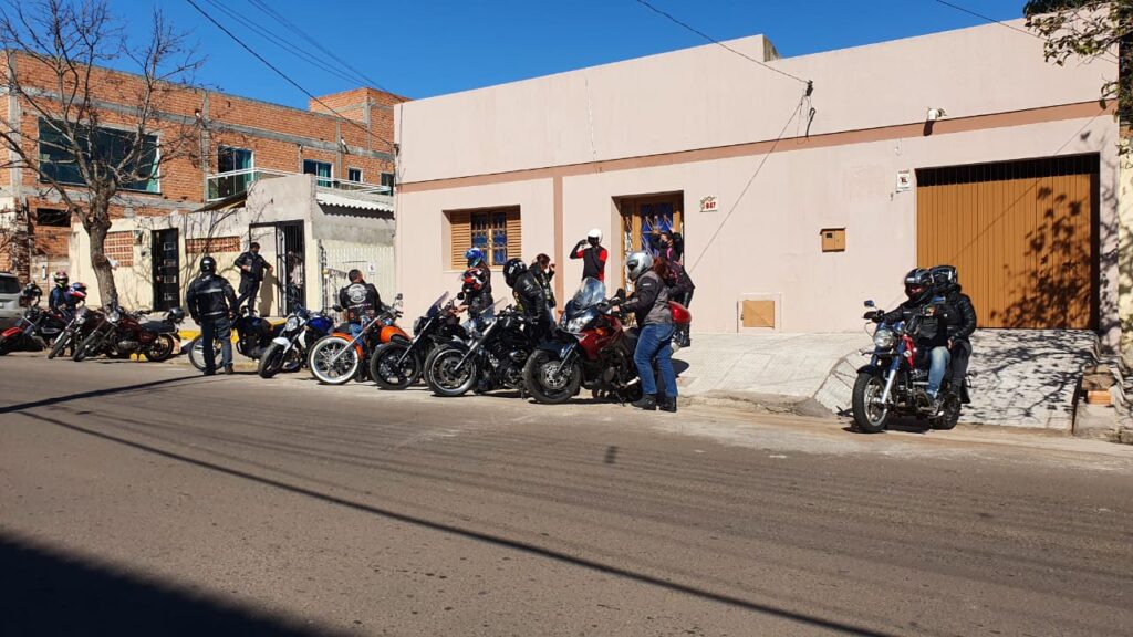 Santa Casa - homenagem aos profissionais - grupo de motociclistas