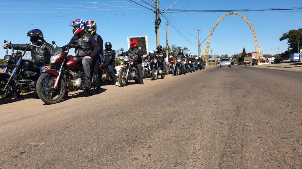 Santa Casa - homenagem aos profissionais - grupo de motociclistas