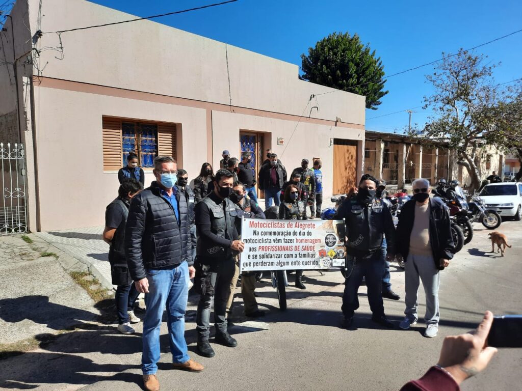 Santa Casa - homenagem aos profissionais - grupo de motociclistas