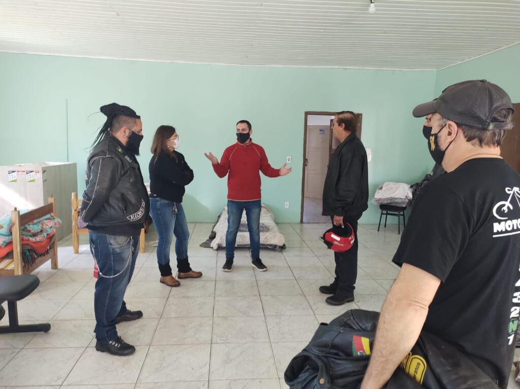 Santa Casa - homenagem aos profissionais - grupo de motociclistas