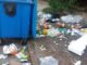 Vandalismo com lixo espalhados pelas ruas