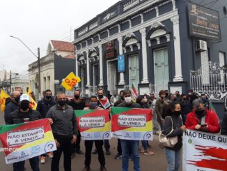 Manifestação contra venda CORSAN