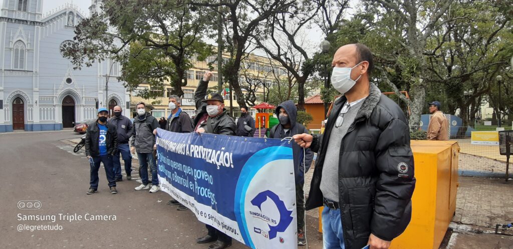 Manifestação contra venda CORSAN