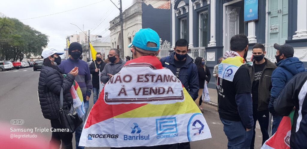 Manifestação contra venda CORSAN