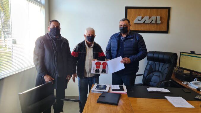 Presidente da empresa vai patrocinar 25 kits Presidente da empresa vai patrocinar 25 kits