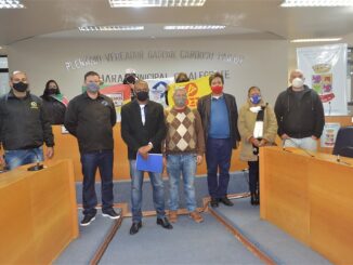 Documento foi entregue por servidores da Corsan aos vereadores
