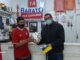 Presidente da LAF entrega bola de futebol