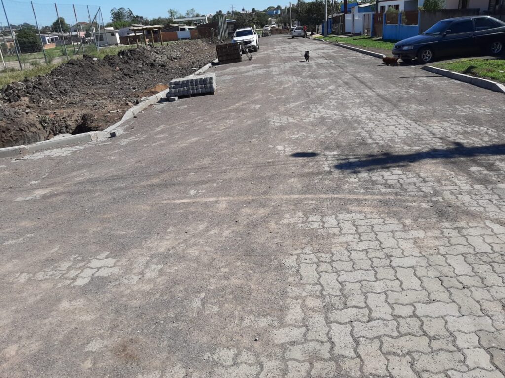 Ruas pavimentadas na Zona Leste