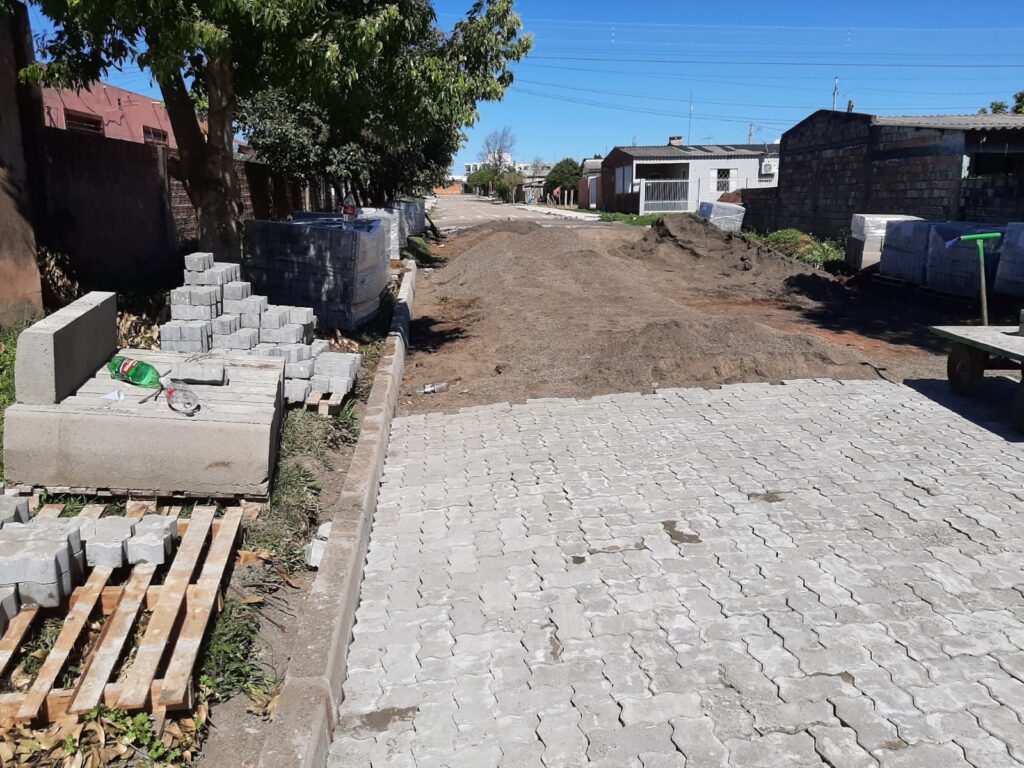 Ruas pavimentadas na Zona Leste
