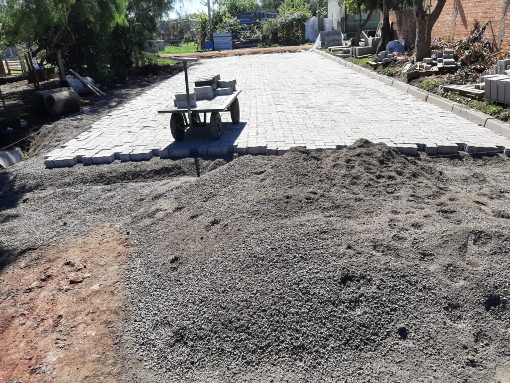 Ruas pavimentadas na Zona Leste