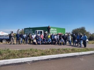 Mutirão realizou retirada de lixo depositado às margens da RS 566