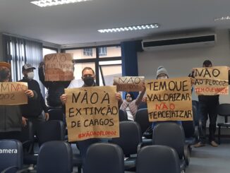 Servidores da Prefeitura na Câmara