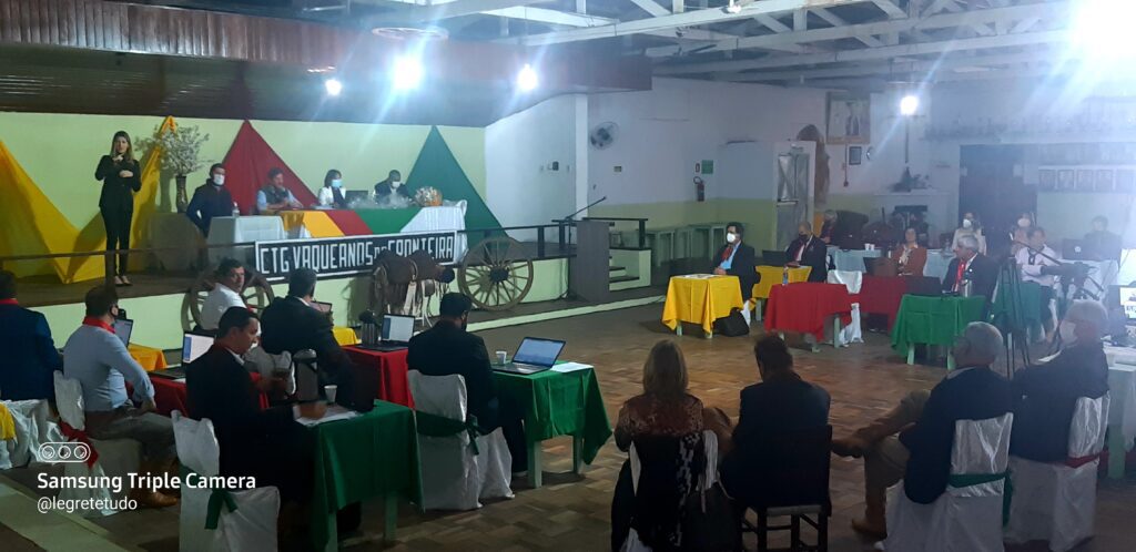 Sessão da Câmara de Vereadores no CTG Vaqueanos da Fronteira