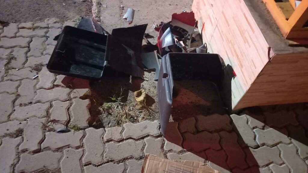 Motociclista sofre ferimentos ao ter a frente cortada por Palio