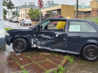 Acidente na Rua Dos Andradas deixa dois feridos