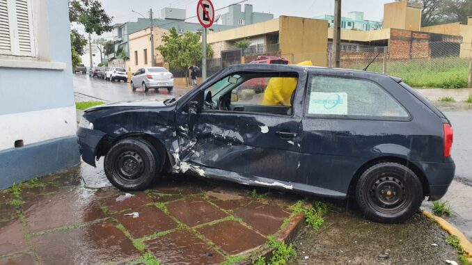 Acidente na Rua Dos Andradas deixa dois feridos Acidente na Rua Dos Andradas deixa dois feridos