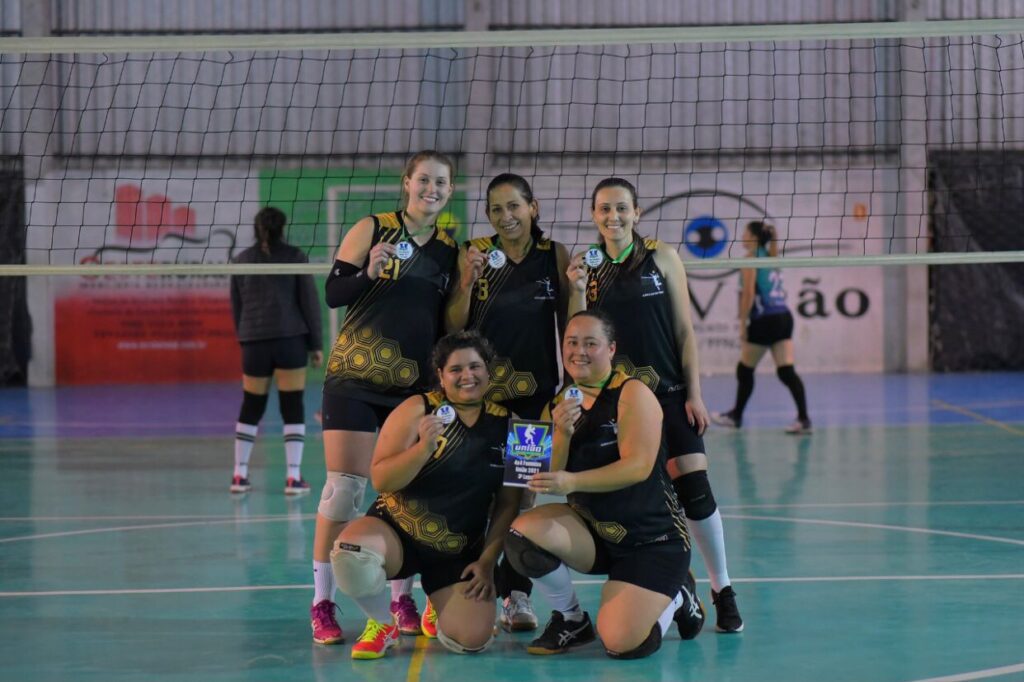 Amigas do Vôlei encerrou a competição com medalha de bronze