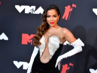 Anitta se apresenta no VMA e fãs ficam decepcionados