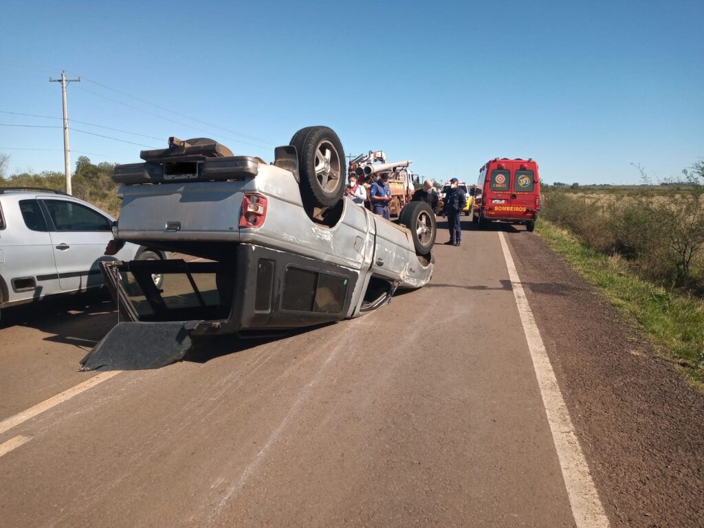 Capotamento deixa mulher ferida em Alegrete