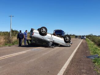 Capotamento deixa mulher ferida em Alegrete