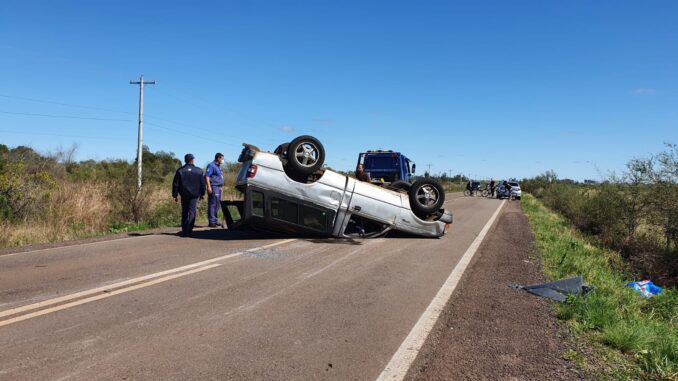 Capotamento deixa mulher ferida em Alegrete Capotamento deixa mulher ferida em Alegrete