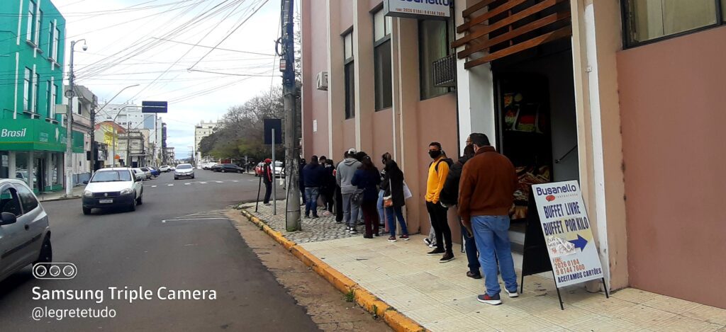 Fila no SINE em Alegrete