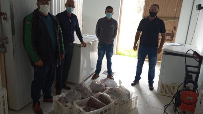 Ao total serão doados 3.800 Kg de carne bovina Ao total serão doados 3.800 Kg de carne bovina