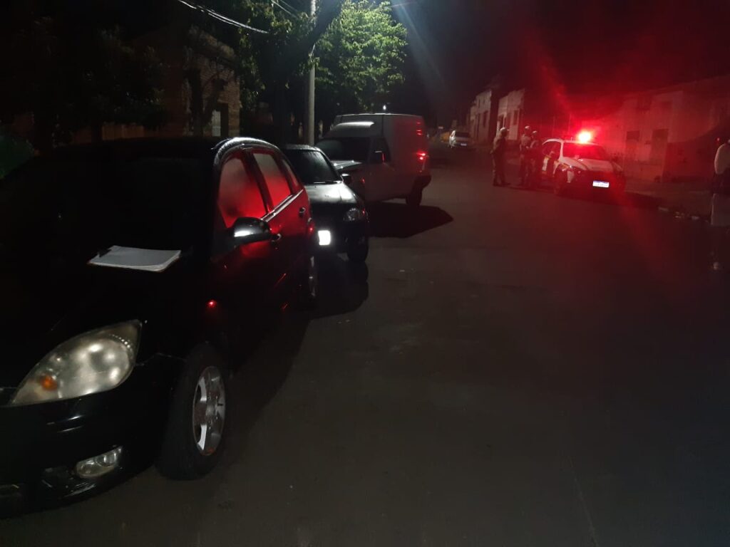 Motorista, sem CNH, em zigue-zague provoca acidente com dois veículos