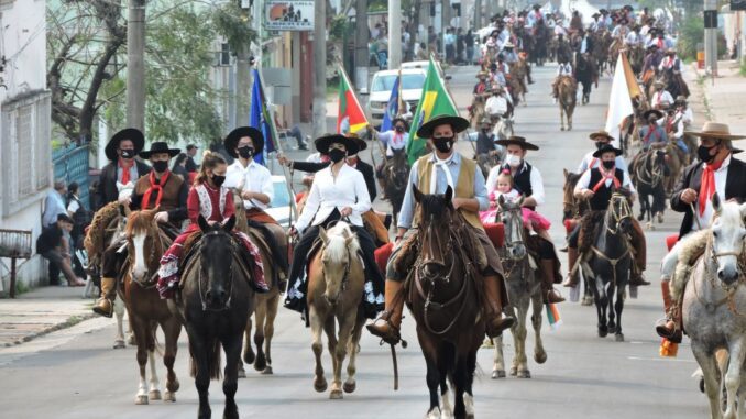 Cavalgada - 20 de Setembro - Alegrete Cavalgada - 20 de Setembro - Alegrete