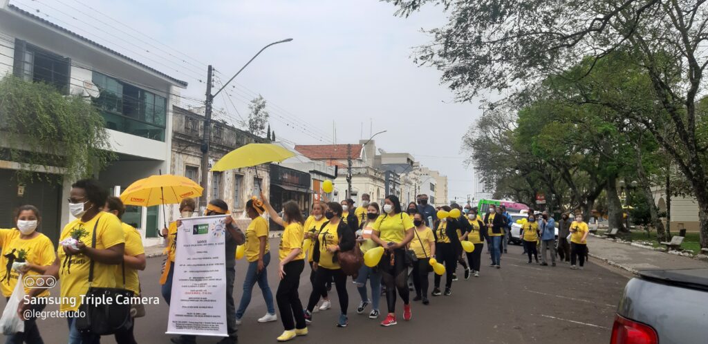 Ato na ponte Borges de Medeiros encerra o Setembro Amarelo