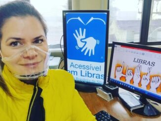 Professora Josie, uma das referências em Alegrete na Língua de Sinais