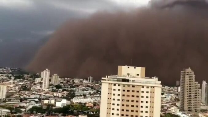 Tempestade de areia pode ocorrer mais vezes no Brasil Tempestade de areia pode ocorrer mais vezes no Brasil
