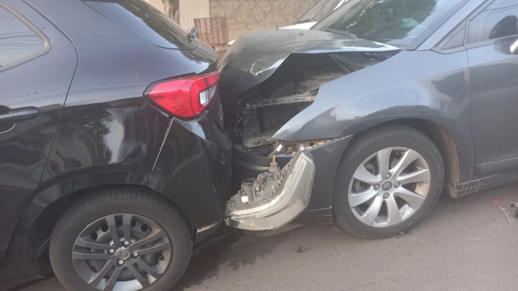 Acidente envolve carro da Guarda Municipal em carambola