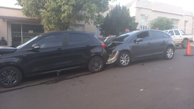Acidente envolve carro da Guarda Municipal em carambola Acidente envolve carro da Guarda Municipal em carambola