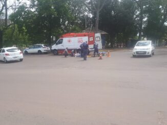 Acidente na Praça do Bebedouro deixa mulher ferida