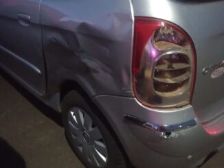 Colisão entre carro e moto deixa um homem ferido