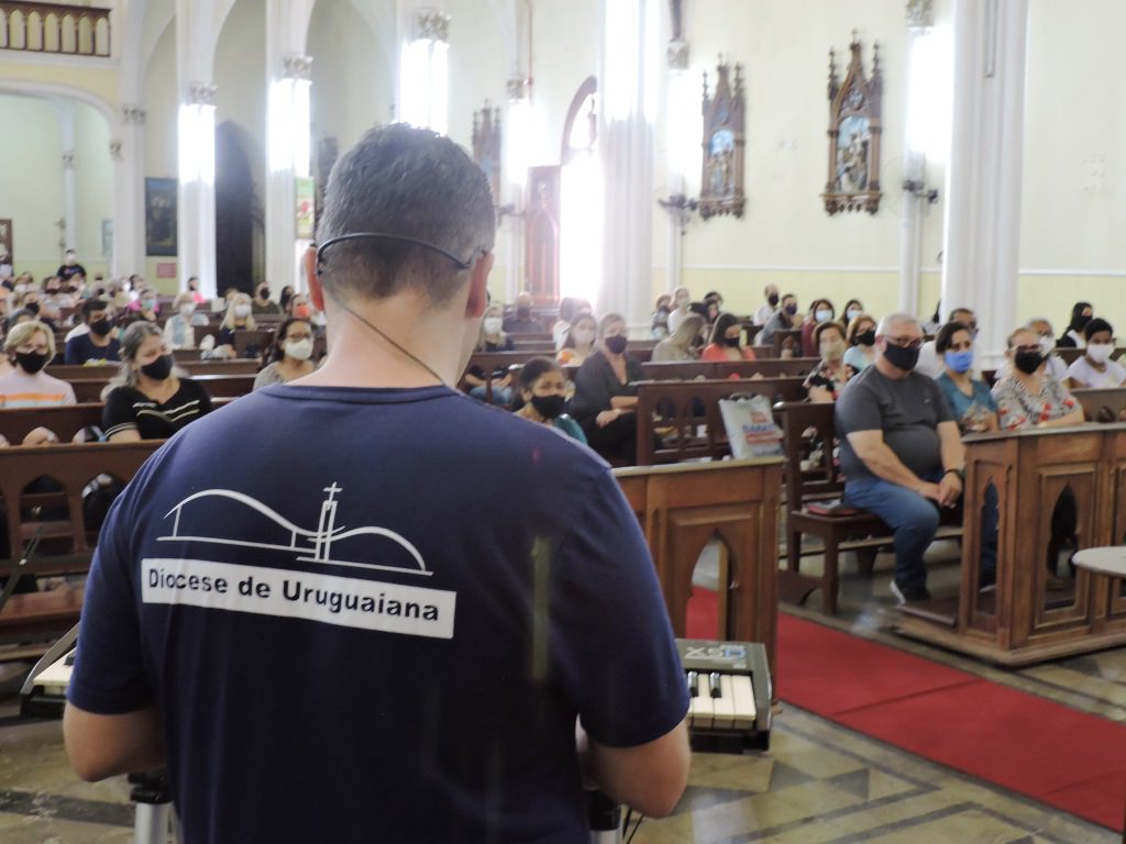 Igreja Matriz Nossa Senhora a Conceição - celebrou o dia da Padroeira do Brasil.