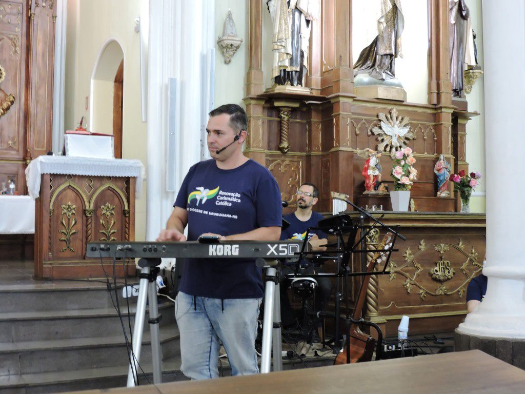 Igreja Matriz Nossa Senhora a Conceição - celebrou o dia da Padroeira do Brasil.