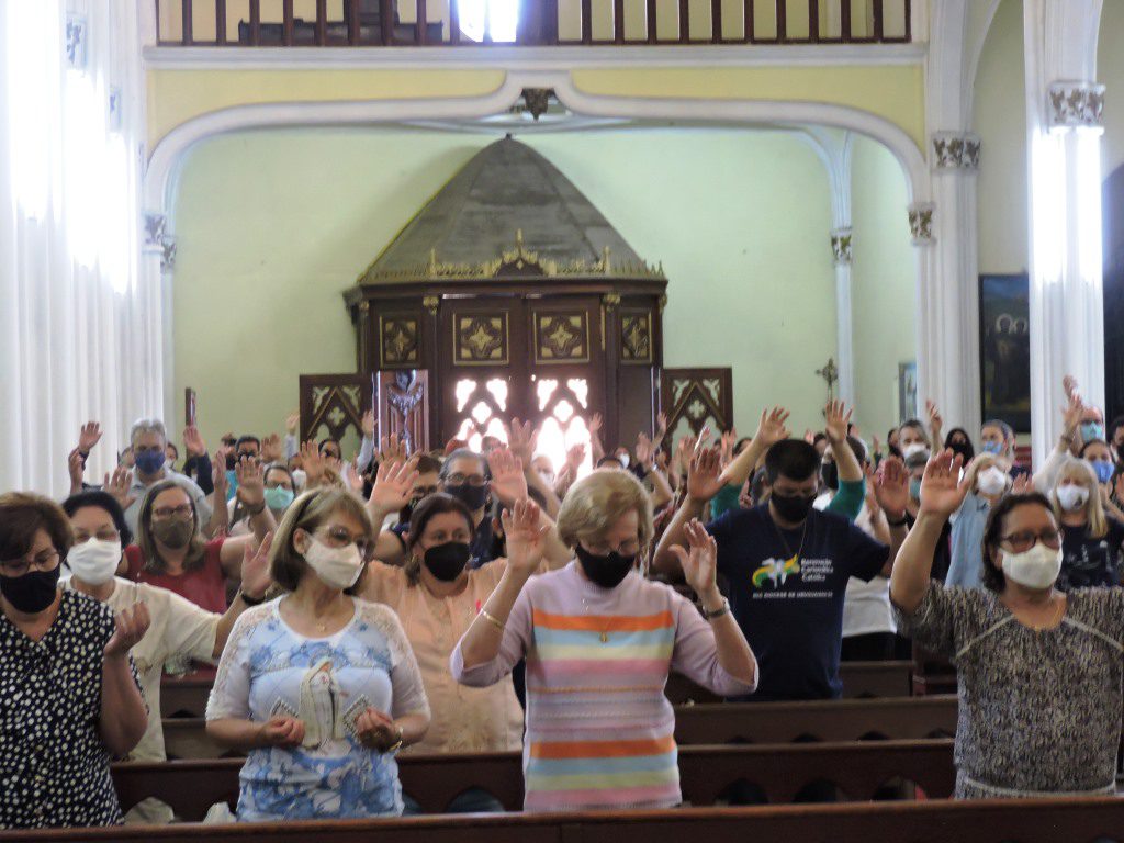 Igreja Matriz Nossa Senhora a Conceição - celebrou o dia da Padroeira do Brasil.