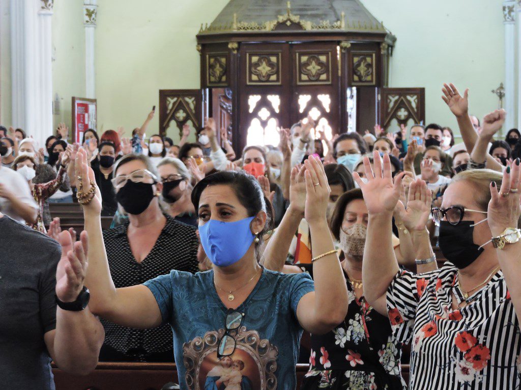 Igreja Matriz Nossa Senhora a Conceição - celebrou o dia da Padroeira do Brasil.