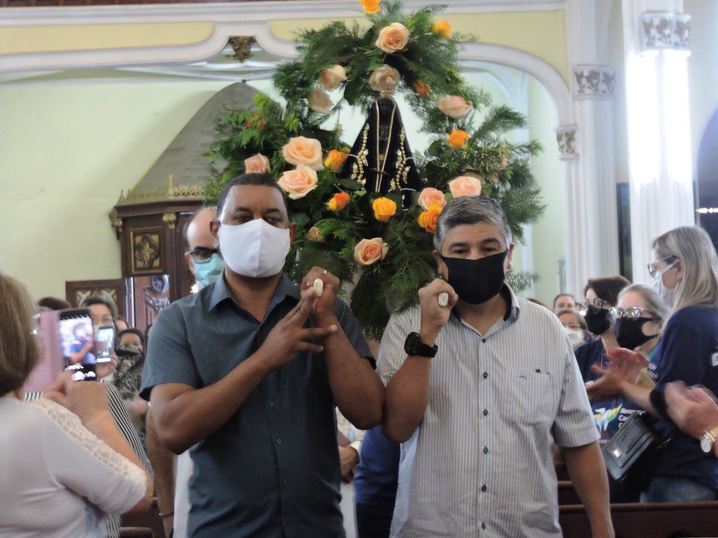 Igreja Matriz Nossa Senhora a Conceição - celebrou o dia da Padroeira do Brasil.